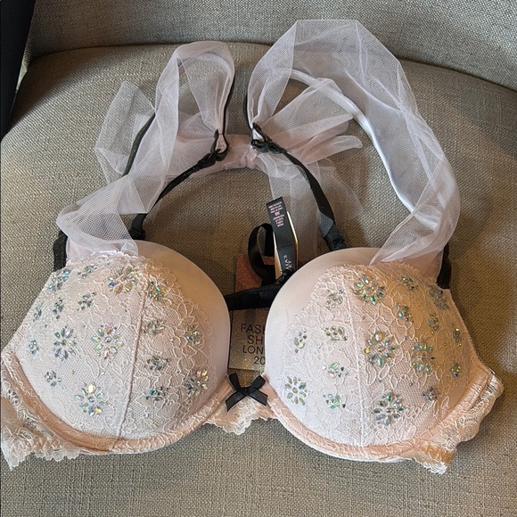 Victoria's Secret Other - Victorias Secret Bra ✨